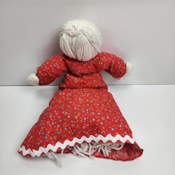 Vintage Handmade Yarn Doll Red Flowery Long Sleeve Dress No Face Amish Doll - Picture 5 of 5